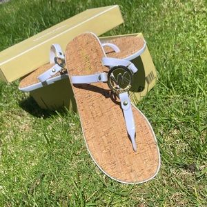 Michael Kors MK Charm Jelly Flip Flop Cork Botto